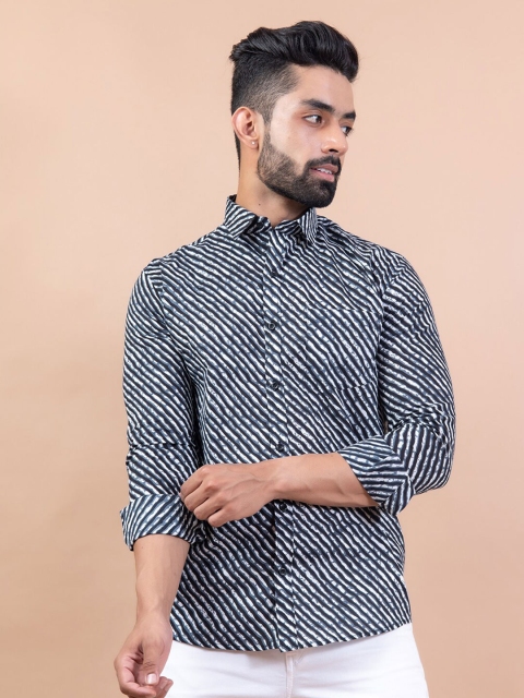 

Tistabene Men Black Comfort Printed Casual Shirt