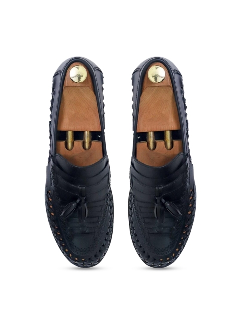 

GRIFFIN Men Black Textured Leather Loafers