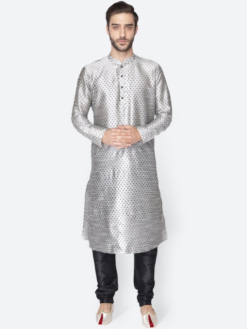 

NAMASKAR Men Silver-Toned Kurta