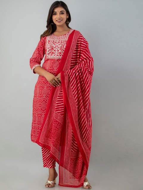 

SP DESIGNS Women Red Floral Yoke Design Pure Cotton Kurti with Trousers & With Dupatta