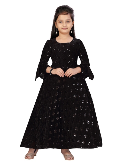 

Aarika Black Velvet A-Line Maxi Dress