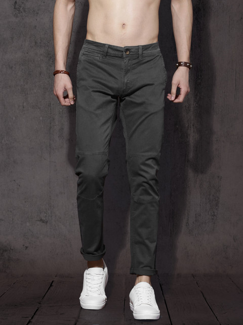 

Roadster Men Grey Regular Fit Solid Chinos