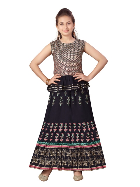 

Aarika Girls Navy Blue & Pink Printed Ready to Wear Lehenga & Choli