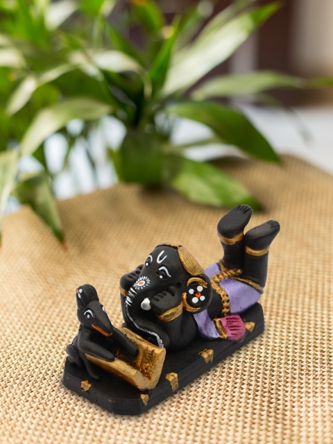 

ExclusiveLane Black Hand-Painted Terracotta Showpiece