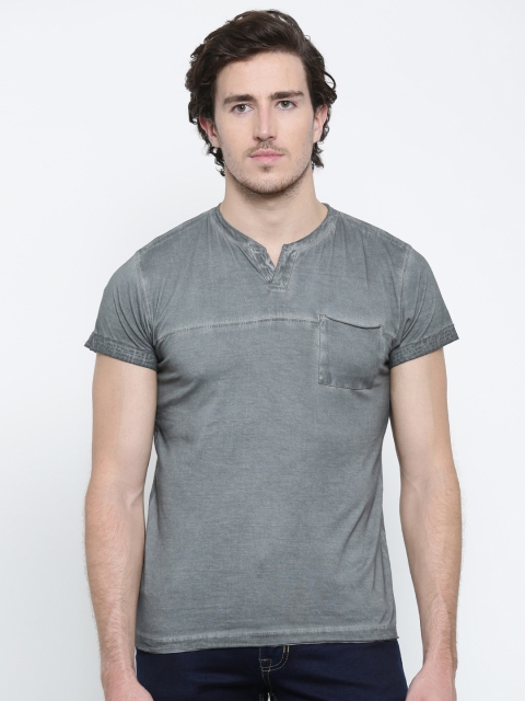 

American Crew Men Grey Solid Round Neck T-shirt