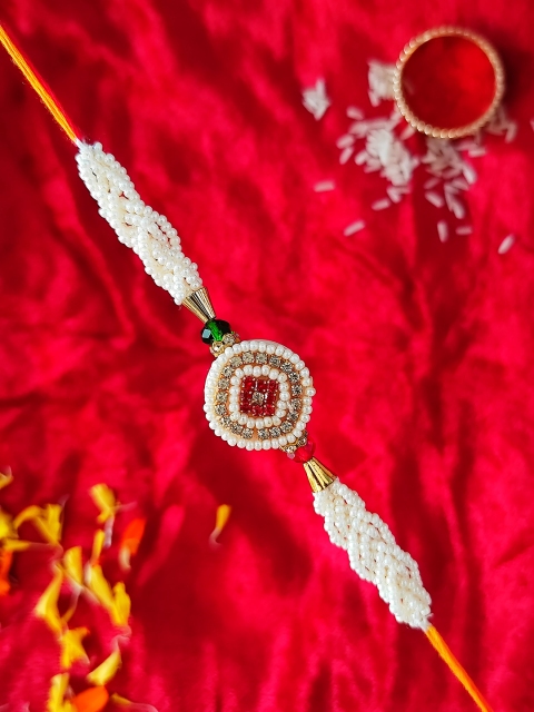 

CRAYTON Men Gold-Toned & White Beaded Rakhi