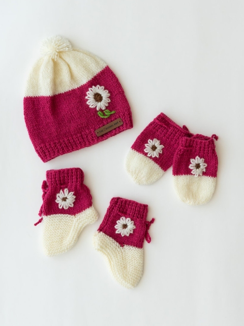 

The Original Knit Girls Magenta & White Beanie
