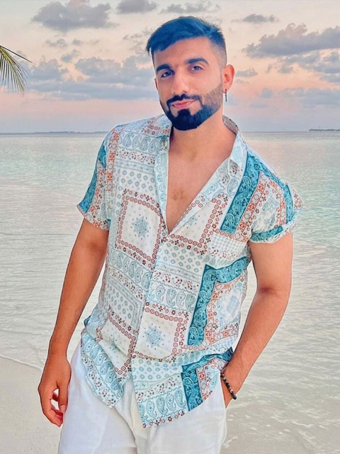 

Powerlook Men Blue Relaxed Slim Fit Printed Casual Shirt