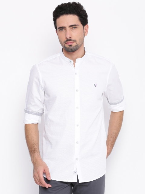 

Solly Sport Men White Regular Fit Striped Casual Shirt