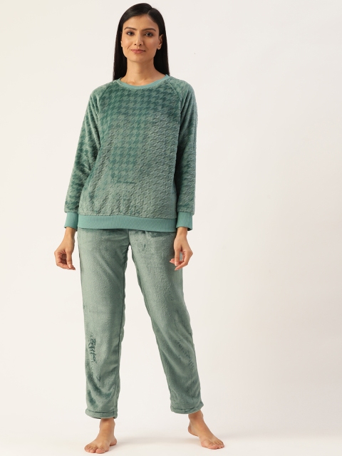 

MADAME M SECRET Women Green Houndstooth Velvet Finish Pyjama Set