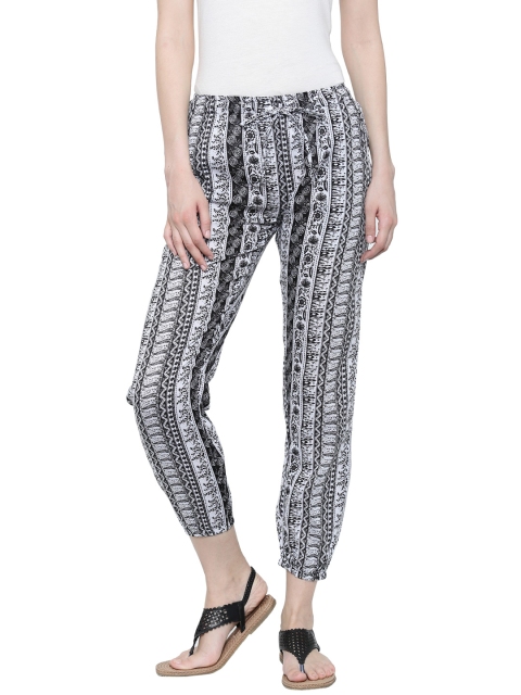 

De Moza Women Black & White Smart Fit Printed Cropped Trousers