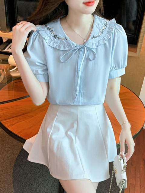 

La Aimee Blue Peter Pan Collar Blouson Top