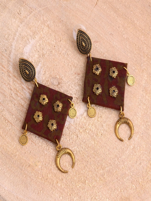 

kashwini Maroon Gold-Plated Square Fabric Drop Earrings