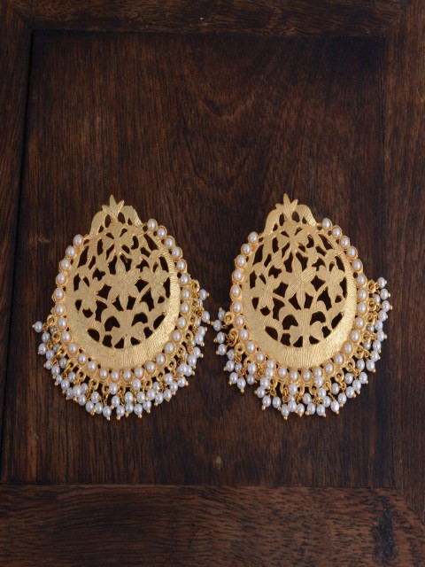 

kashwini Gold-Plated Contemporary Studs Earrings