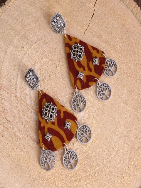 

kashwini Silver-Toned & Brown Contemporary Drop Earrings