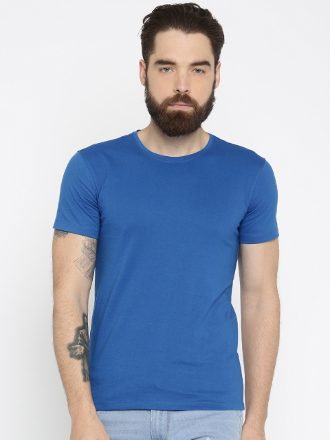 

Peter England Casuals Men Blue Solid Round Neck T-shirt