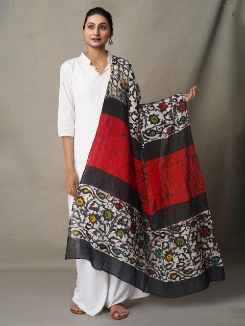 

Unnati Silks women's Red & Black Ethnic Motifs Printed Pure Cotton Batik Dupatta