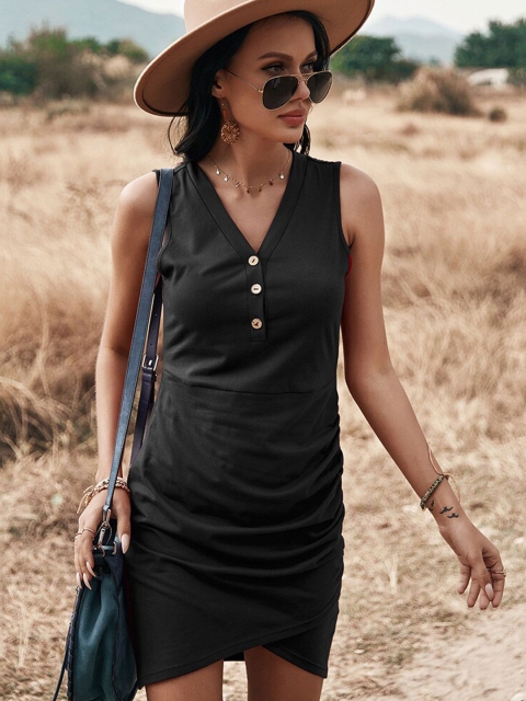 

La Aimee Women Sleeveless Black Sheath Dress