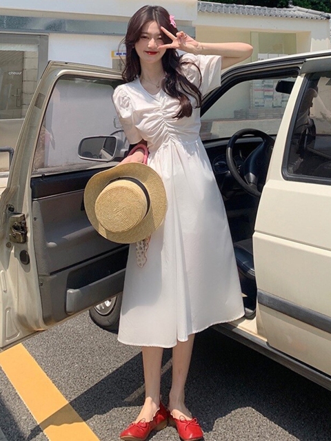 

La Aimee White Maxi Midi Dress