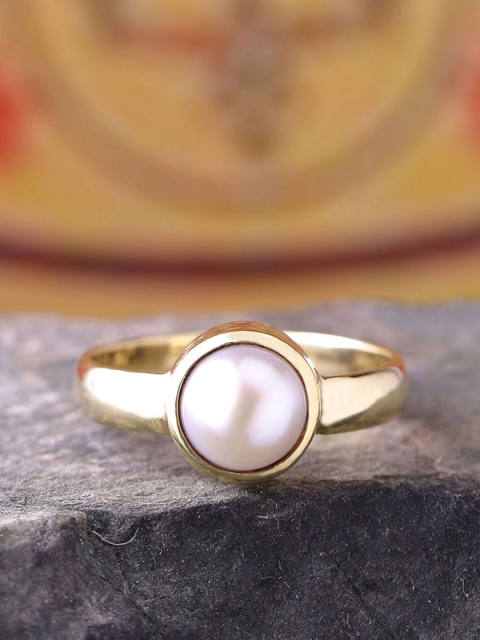 

Voylla Gold-Plated White Pearl Studded & Ratti Ashtadhatu Rashi Ratna Ring
