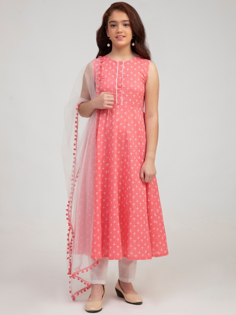 

Bitiya by Bhama Girls Pink & White Ethnic Motifs Printed Empire Pure Cotton Kurta Set