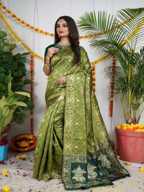 

VSaree Green & Gold-Toned Woven Design Zari Pure Silk Patola Saree