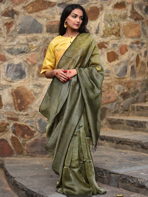 

Chidiyaa Black Striped Pure Linen Saree