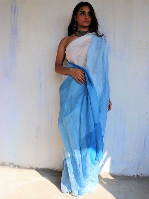 

Chidiyaa Blue & White Colourblocked Pure Linen Saree