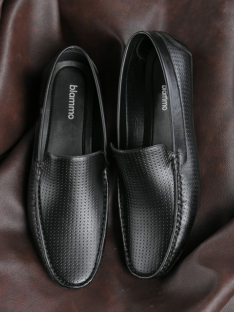 

Blammo Men Black Textured Slip-On Sneakers