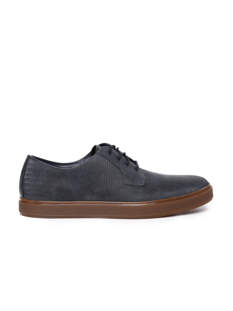 

Clarks Men Navy Textured Leather Derbys, Navy blue