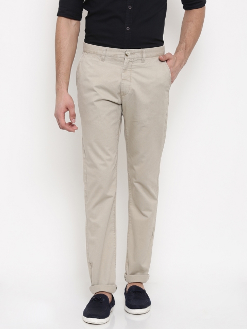 

U.S. Polo Assn. Men Beige Solid Regular Fit Chinos