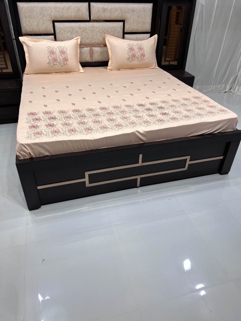 

Pure Decor Orange & Maroon Floral King Bedsheet with 2 Pillow Covers