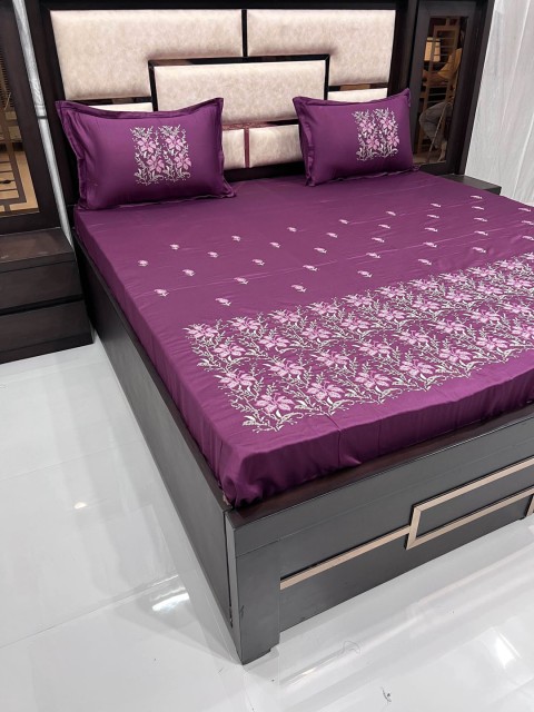 

Pure Decor Purple & Pink Floral King Bedsheet with 2 Pillow Covers