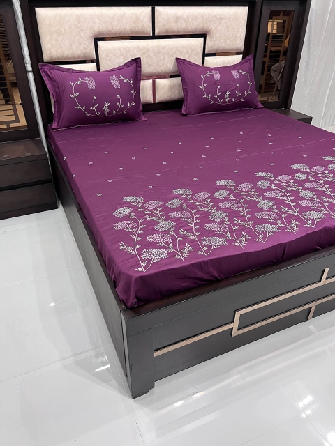 

Pure Decor Purple & Pink Floral King Bedsheet with 2 Pillow Covers