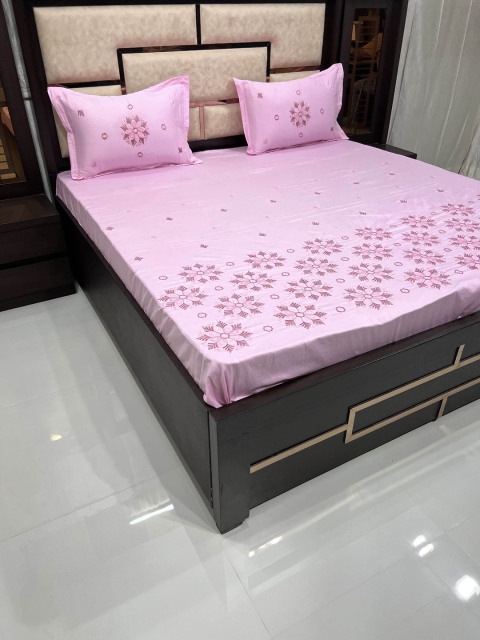 

Pure Decor Pink Floral King Bedsheet with 2 Pillow Covers