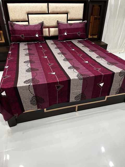 

Pure Decor Maroon & Brown Geometric 400 TC Queen Bedsheet with 2 Pillow Covers