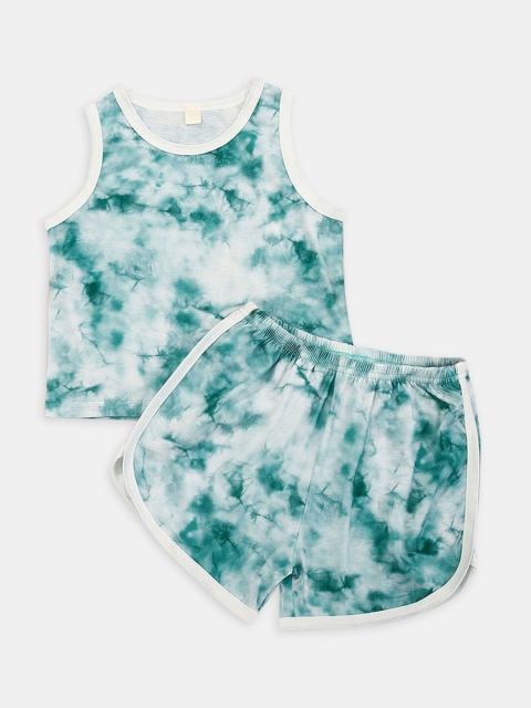 

Hopscotch Girls Green & White Printed Night suit