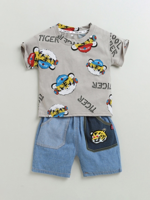 

Hopscotch Boys Grey & White Animal Printed T-shirt with Shorts