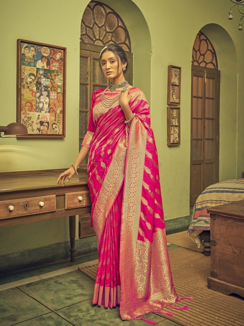 

elora Pink & Gold-Toned Woven Design Zari Silk Blend Banarasi Saree