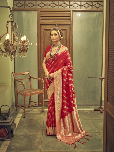

elora Red & Gold-Toned Woven Design Zari Silk Blend Banarasi Saree