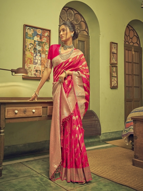 

elora Pink & Gold-Toned Ethnic Motifs Zari Silk Blend Banarasi Saree