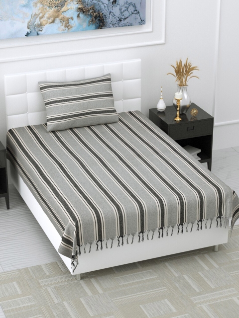 

Varde Unisex Black Bedsheets