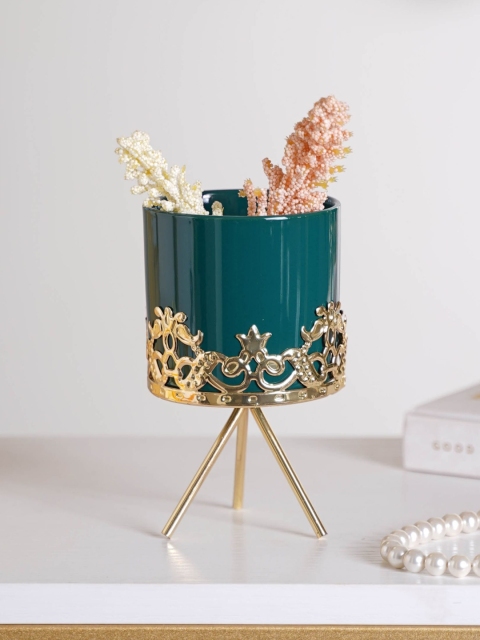 

Nestasia Green & Gold-Toned Solid Ceramic Planter With Holder