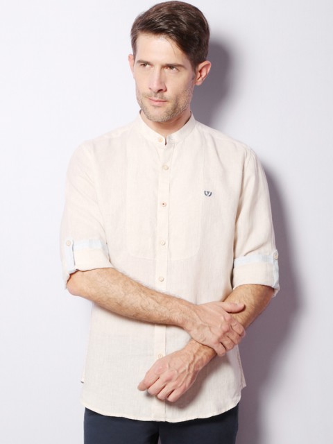 

Van Heusen Sport Men Off-White Linen Slim Solid Casual Shirt