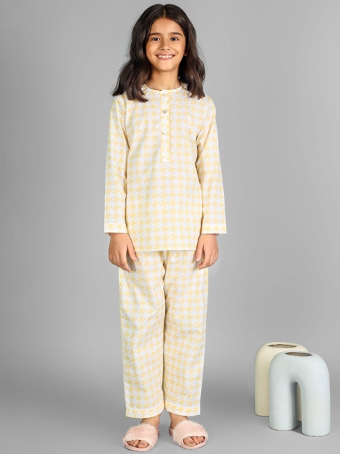

THE PINK ELEPHANT Unisex Kids White & Yellow Printed Night suit