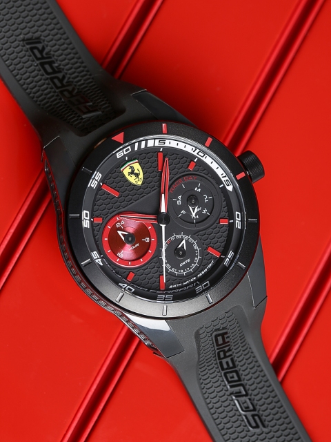 

SCUDERIA FERRARI Men Black Analogue Watch 0830439