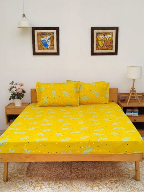 

Ariana Yellow & White Floral 140 TC Queen Bedsheet with 2 Pillow Covers