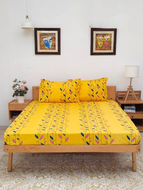 

Ariana Yellow & Blue Floral 140 TC Queen Bedsheet with 2 Pillow Covers