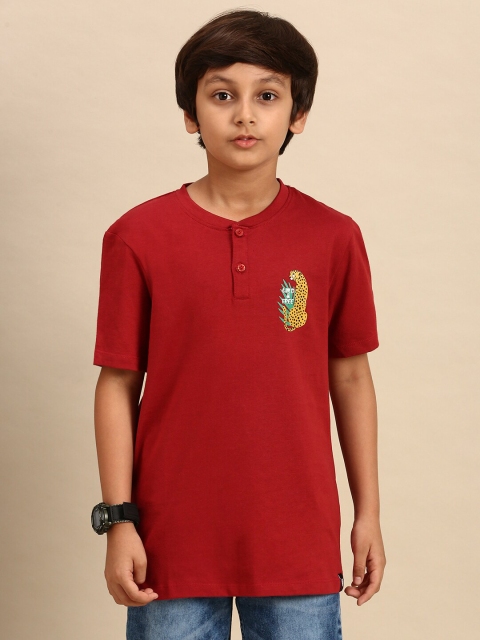 

PIPIN Boys Maroon Printed Henley Neck T-shirt