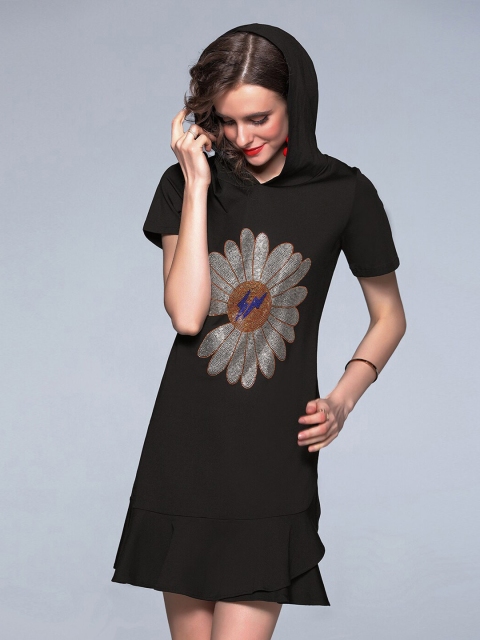 

JC Collection Black T-shirt Dress With Sequins Flower